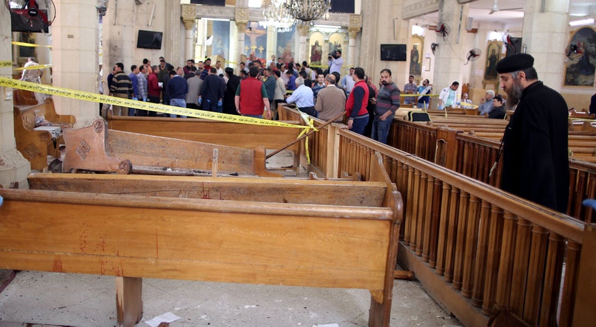 Dezenas de mortos em dois atentados contra igrejas egípcias