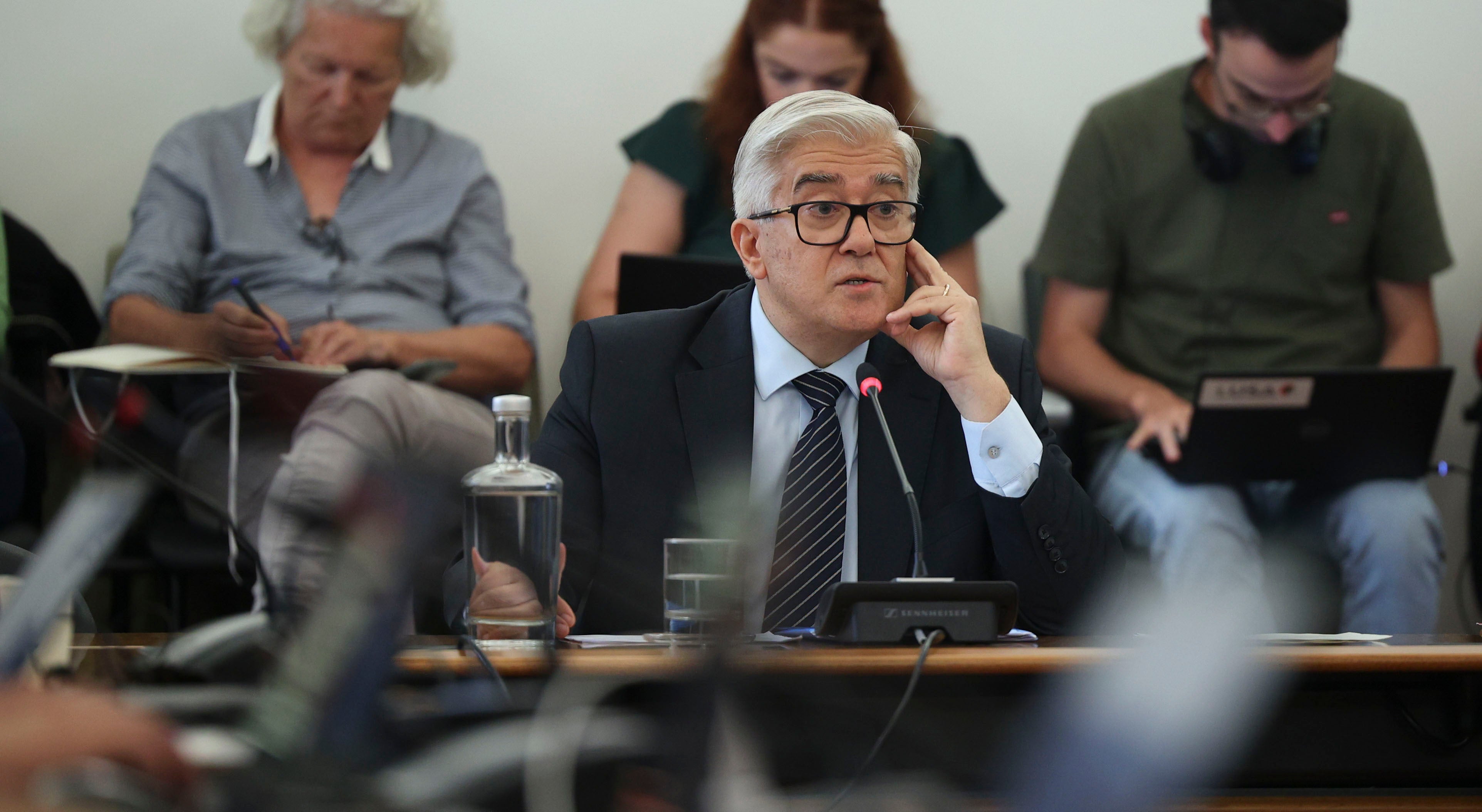 Lacerda Sales reencaminhava pedidos de membros do PS ao diretor do Santa Maria
