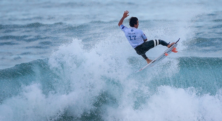 Gabriel Medina mais perto do título mundial de surf
