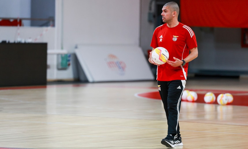 Imagem de Treinador Paulo Roxo deixa equipa feminina de futsal do Benfica