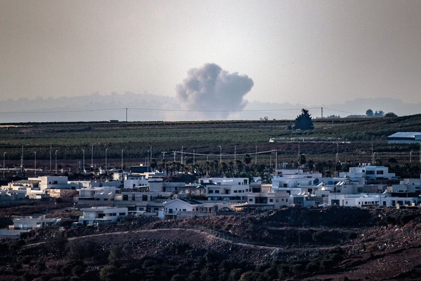 Israel bombardeia sul do Líbano na sequência do agravamento da tensão com a guerrilha xiita do Hezbollah
