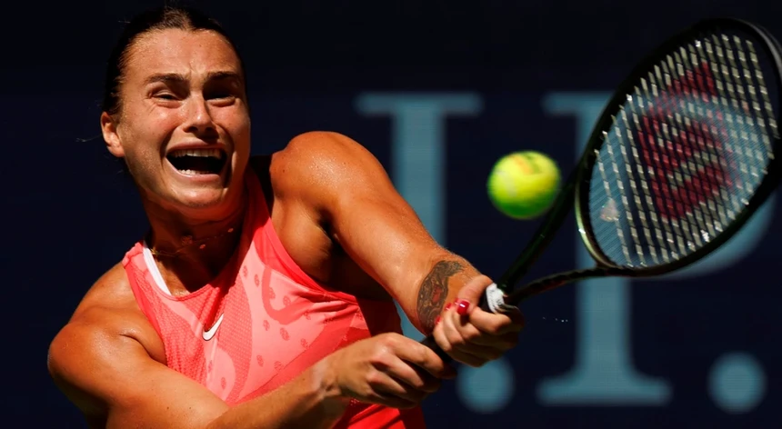 Sabalenka segue em frente no torneio francês
