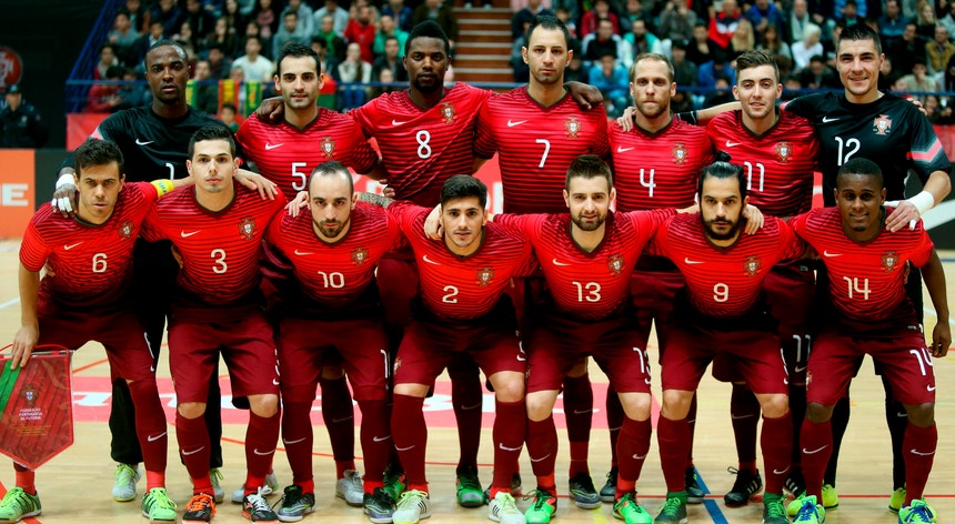 A seleção de futsal defronta a Sérvia no acesso ao mundial
