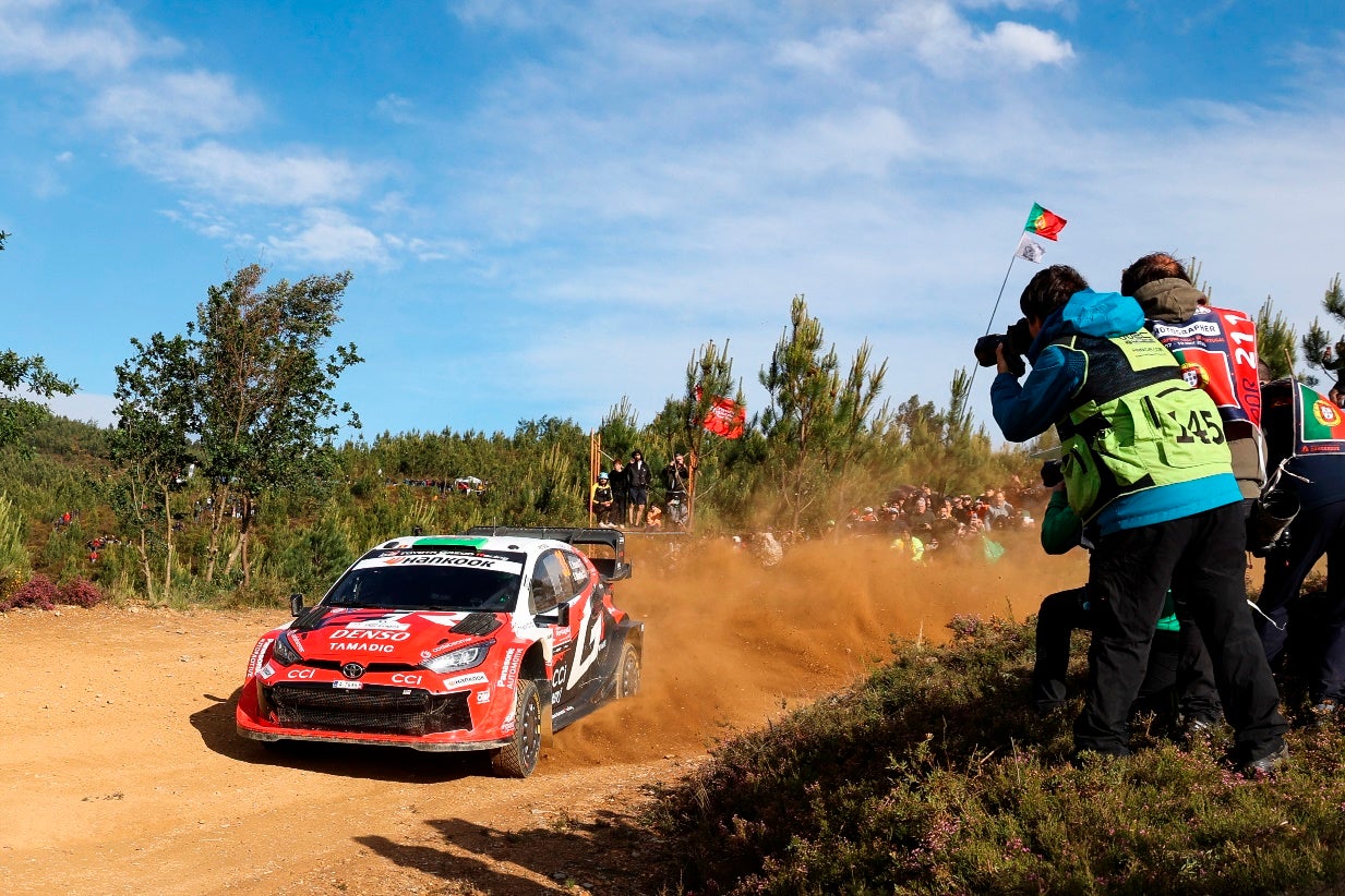 Rali de Portugal. Tempo de Elfyn Evans corrigido após `encontro` com reboque