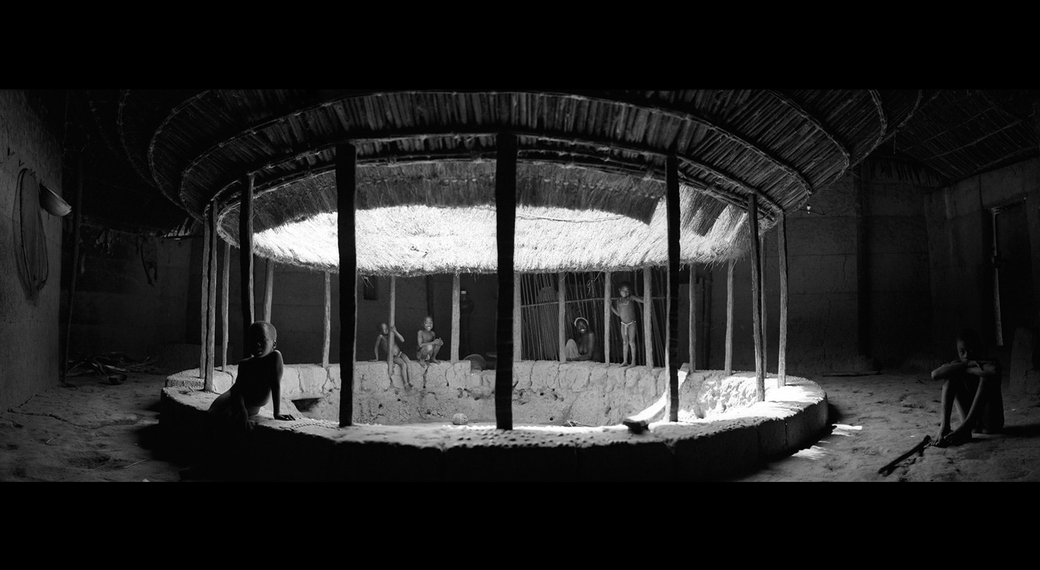  P&aacute;tio interior de uma habita&ccedil;&atilde;o - 1959 | Cr&eacute;dito: Ant&oacute;nio Saragga Seabra - IICT/ULisboa 