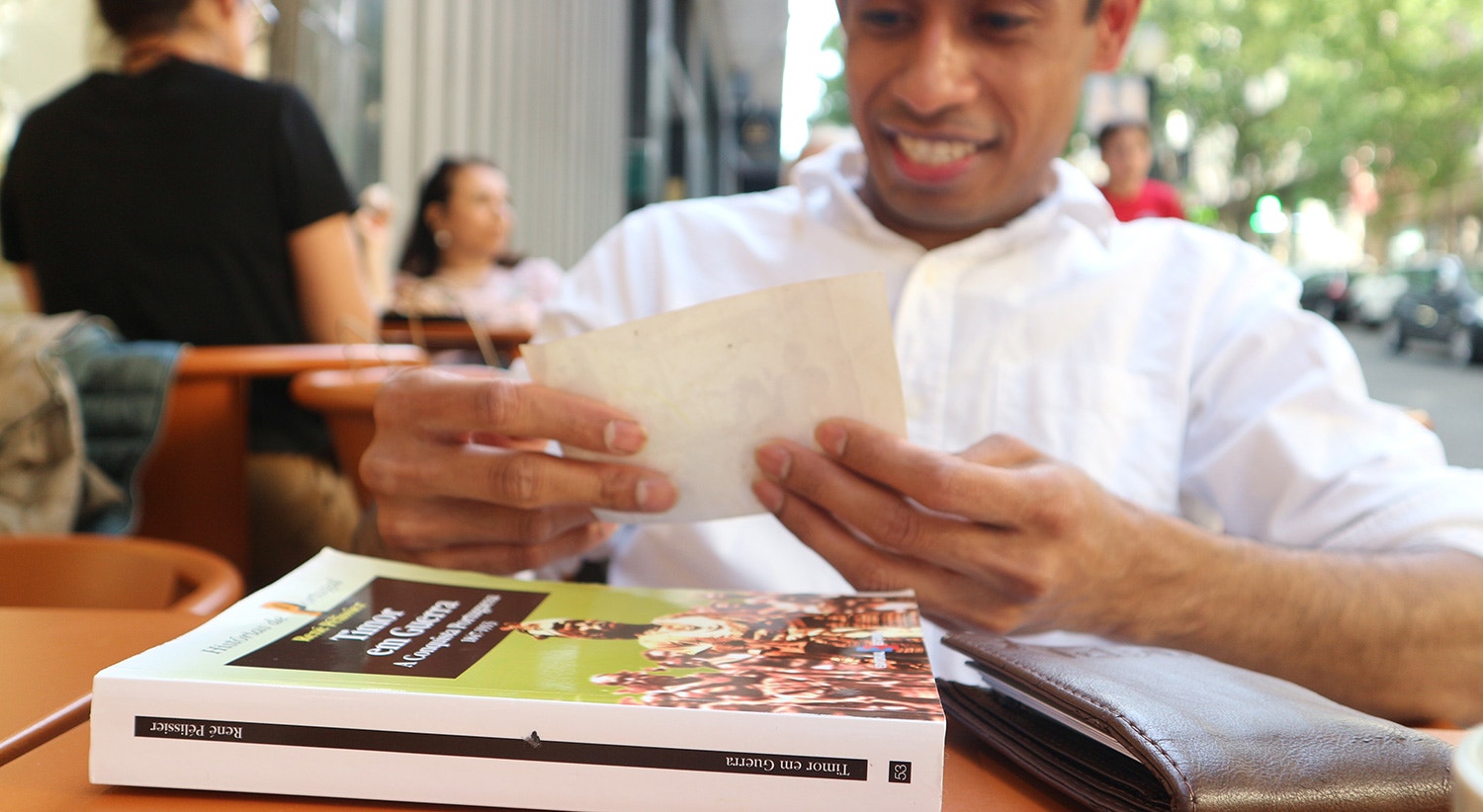  Fern&atilde;o nasceu durante a ocupa&ccedil;&atilde;o indon&eacute;sia de Timor. 
