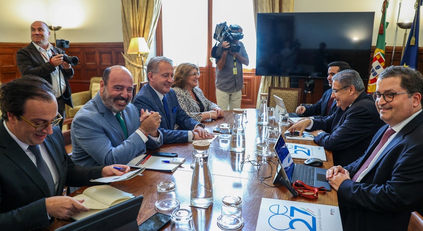 Imagem de Chega afirma que Governo não quer baixar impostos e diz que OE é "insensível"