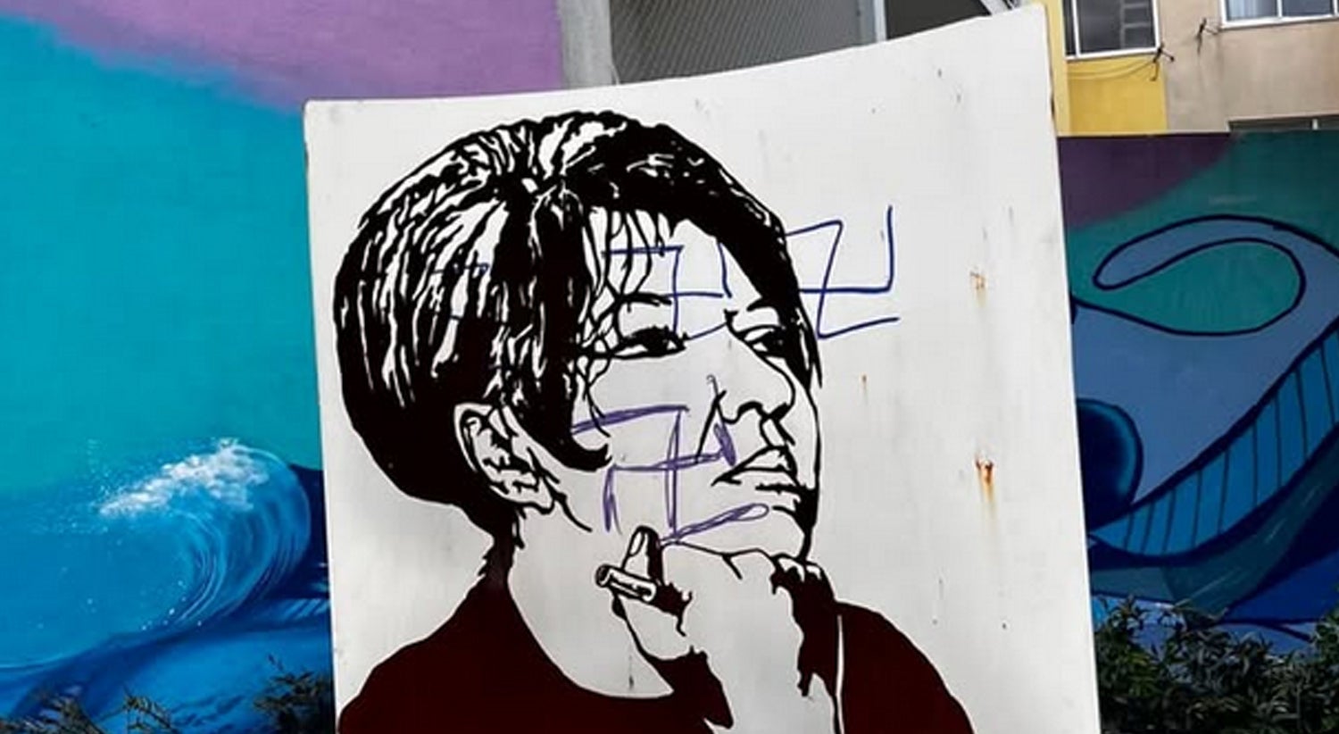 Parish council condemns attack. Natália Correia statue in Lisbon vandalised