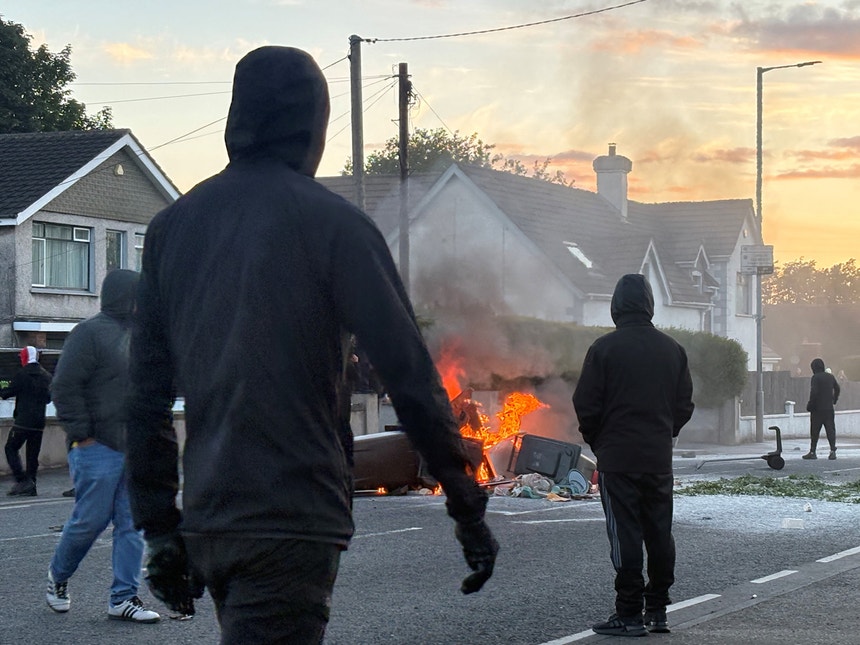 Imagem ilustrativa: Protestos em Belfast deixam 12 polícias feridos