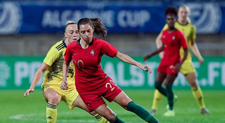 Média Andreia Faria alerta para Letónia que vai querer 