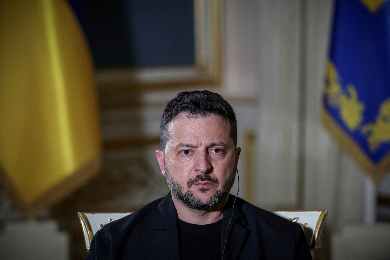 Zelensky reponde a Trump que cabe aos ucranianos escolher o l�der e pede cessar fogo de 60 dias para elei��es