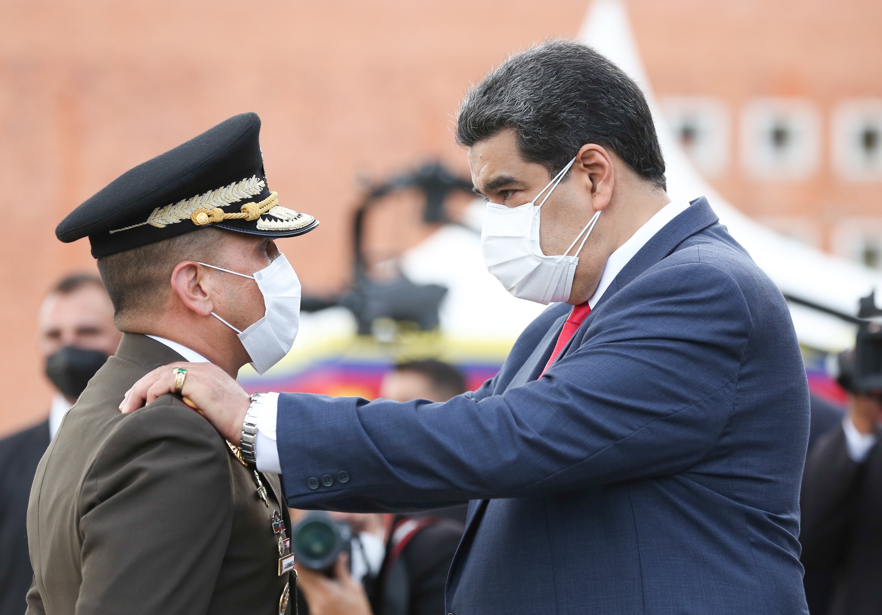 Maduro nomeia novas autoridades militares e mantém ministro da Defesa - Vimarsana News