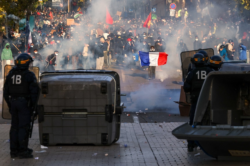 Imagem de Registados primeiros confrontos nas manifestações em França