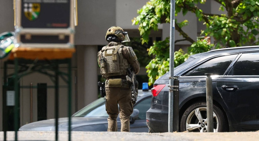 Imagem de Várias pessoas feitas reféns em agência bancária na Alemanha