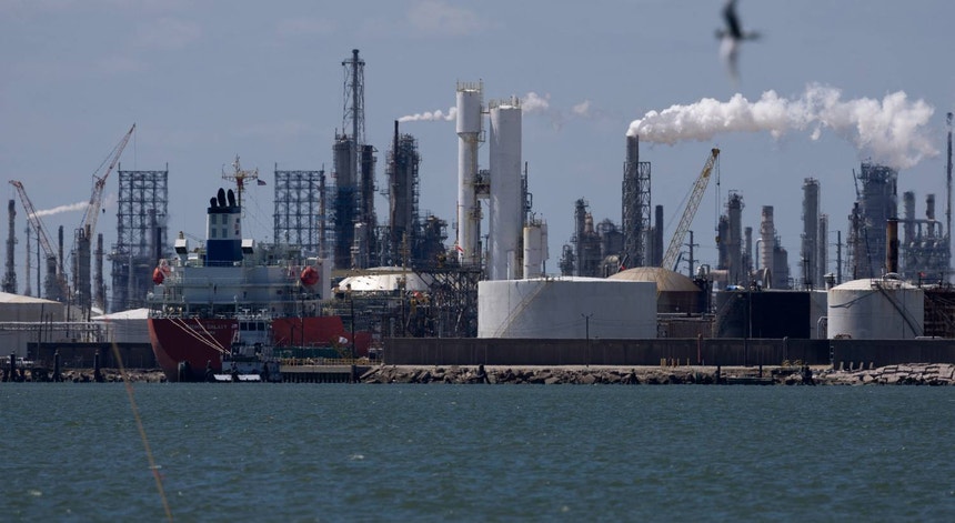 Irão ameaça destruir infraestruturas energéticas dos EUA em caso de novo ataque