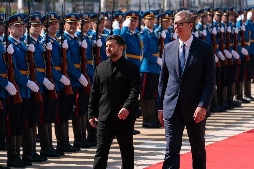 Imagem ilustrativa: Em encontro com Zelensky. Presidente sérvio nega exportação de armamento para K
