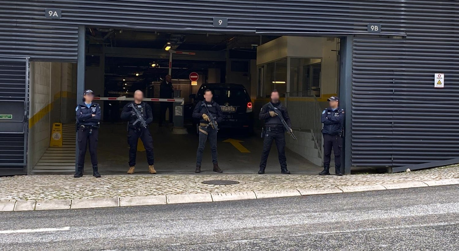 Instru��o Criminal. Detidos em opera��o contra movimento neonazi continuam a ser ouvidos