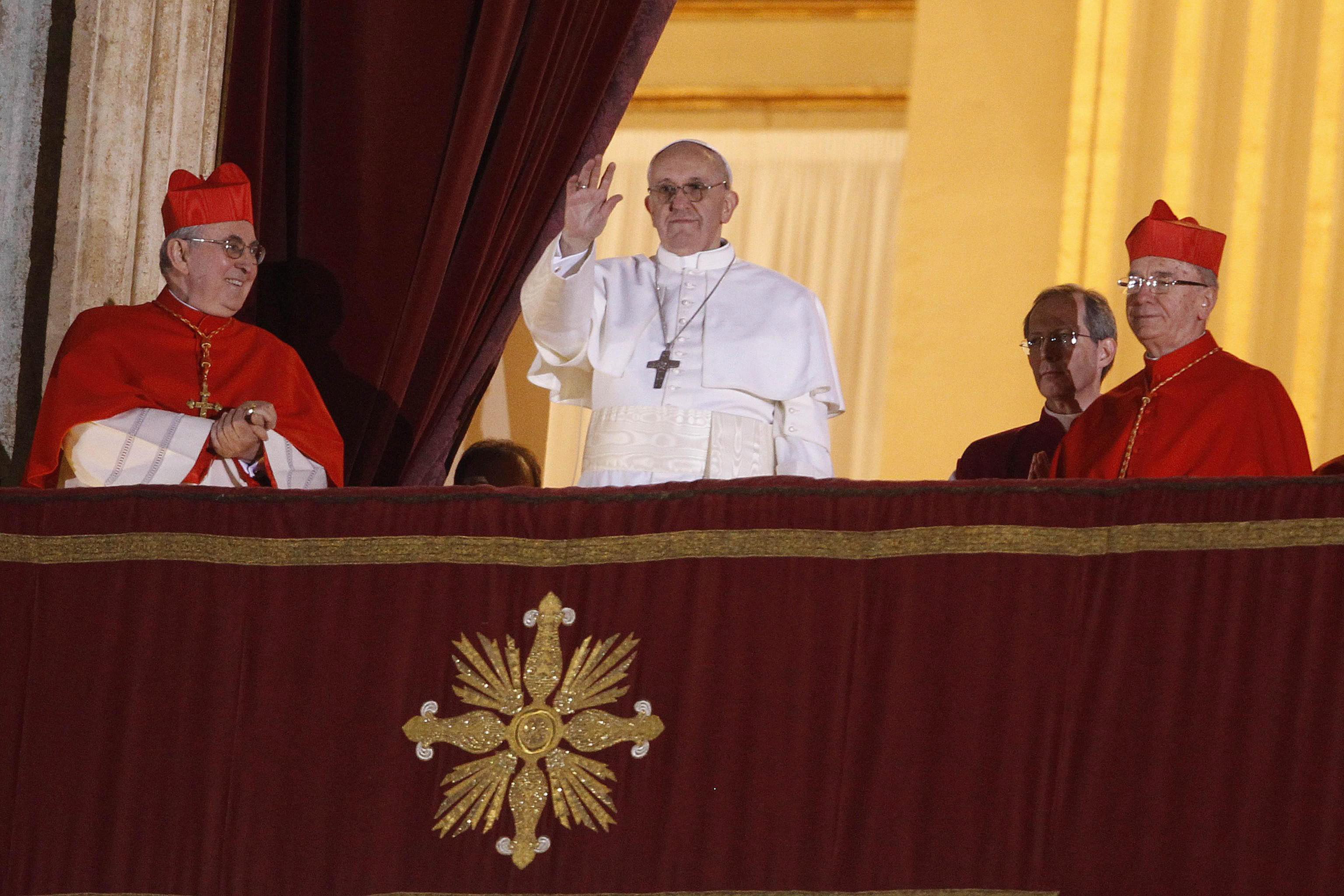 Cardeal Jorge Mario Bergoglio eleito Papa com o nome de Francisco