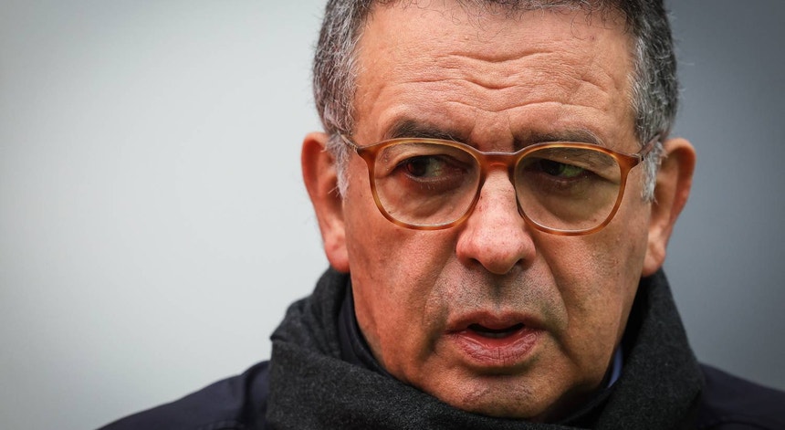 Seguro reage às sondagens. 