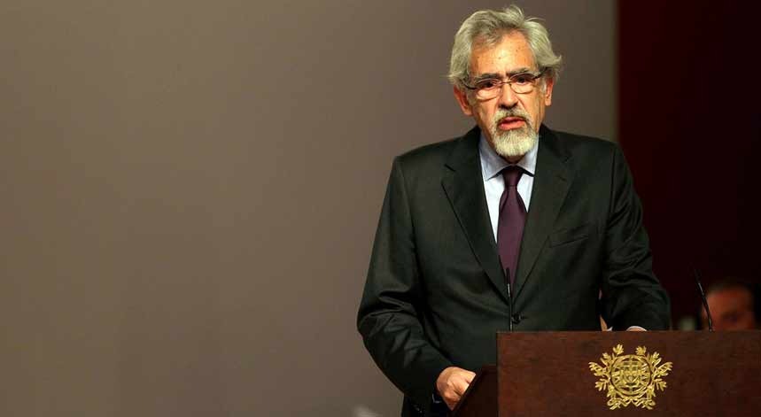 António Barreto não acredita no futuro de um governo de entendimento à esquerda
