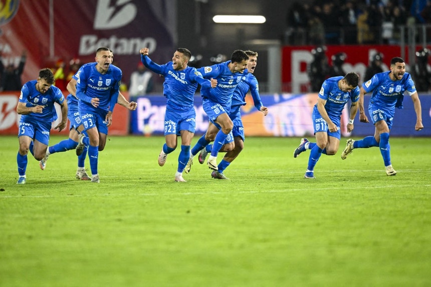 Imagem de Universitatea Craiova, de Filipe Coelho, conquista Supertaça da Roménia