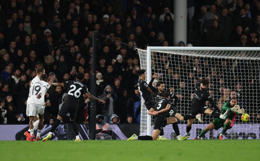 Imagem de Fulham, de Marco Silva, assustou mas City resistiu para se aproximar do líder Arsenal