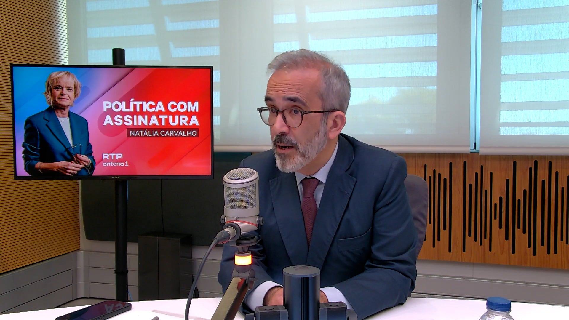Passos Coelho "está a ser injusto e desajustado", 