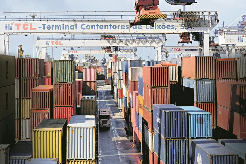 Freight forwarders denounce "logistics chaos" in Portugal due to new customs system