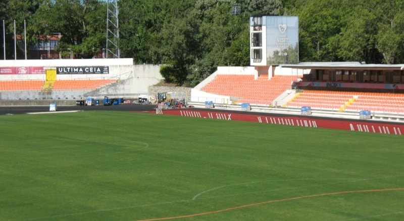 A SAD do Académico de Viseu vai assumir a gestão e manutenção do relvado do Estádio do Fontelo
