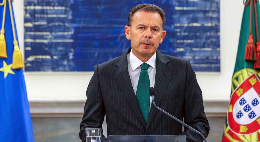 Imagem de Montenegro anuncia medidas de apoio à economia mas rejeita "reeditar tragédia"