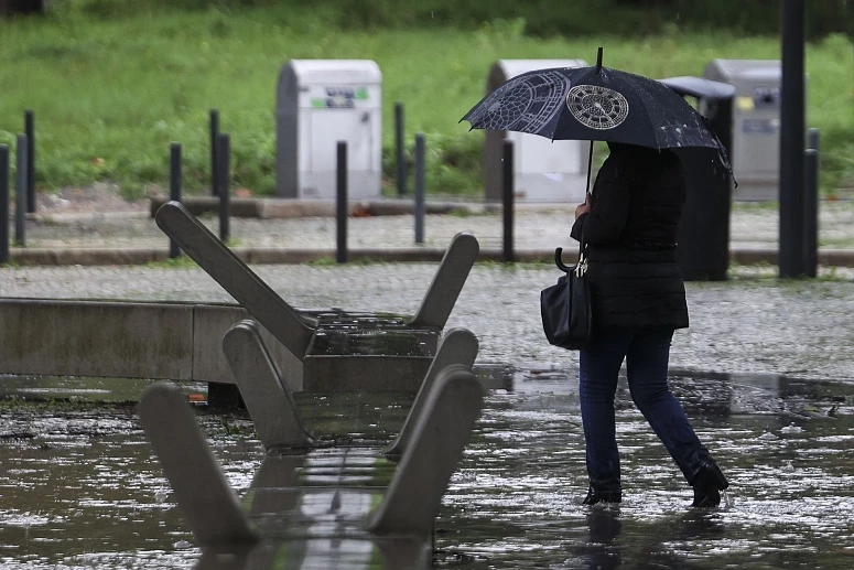 Chuva e trovoada no fim de semana
