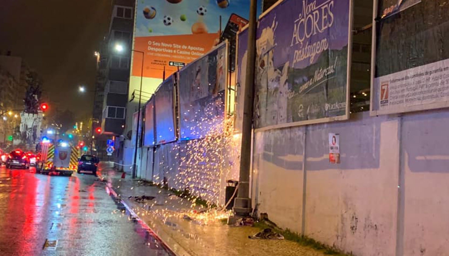  Muro junto ao antigo terreno da Feira Popular de Lisboa, na zona de Entrecampos desabou | DR 