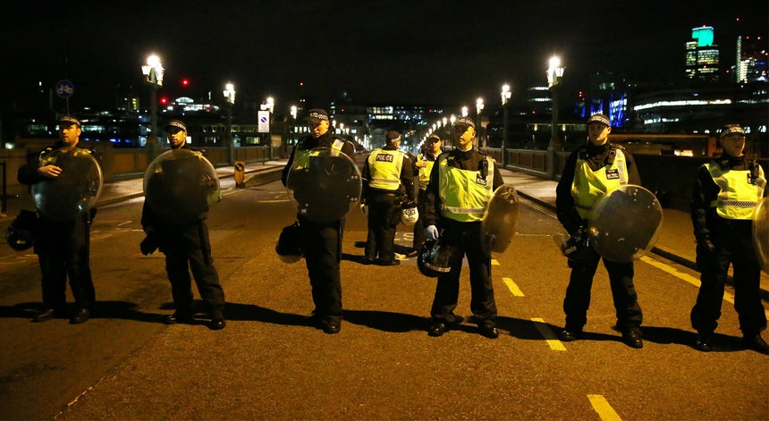 Seis mortos e mais de 40 feridos em novo atentado no coração de Londres