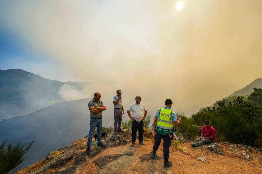 b7abb195420f22781bd024a9dcd80432?w=860&q=90&rect=0,161,1500,822 Incêndios em Portugal. A situação ao minuto