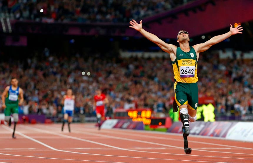 Andrew Winning - REUTERS