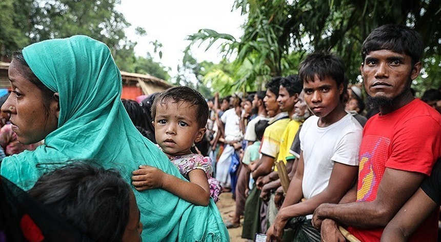 Refugiados rohingya acusam o Facebook de propagar mensagens de ódio
