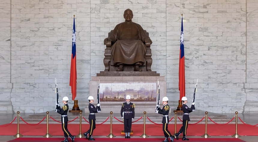 Estátua de Chiang Kai-shek em Taipé
