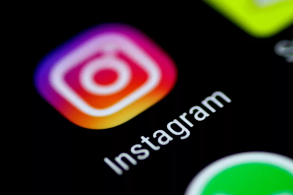 Instagram pede desculpa por censurar cartaz de filme de Pedro Almodóvar - Vimarsana News