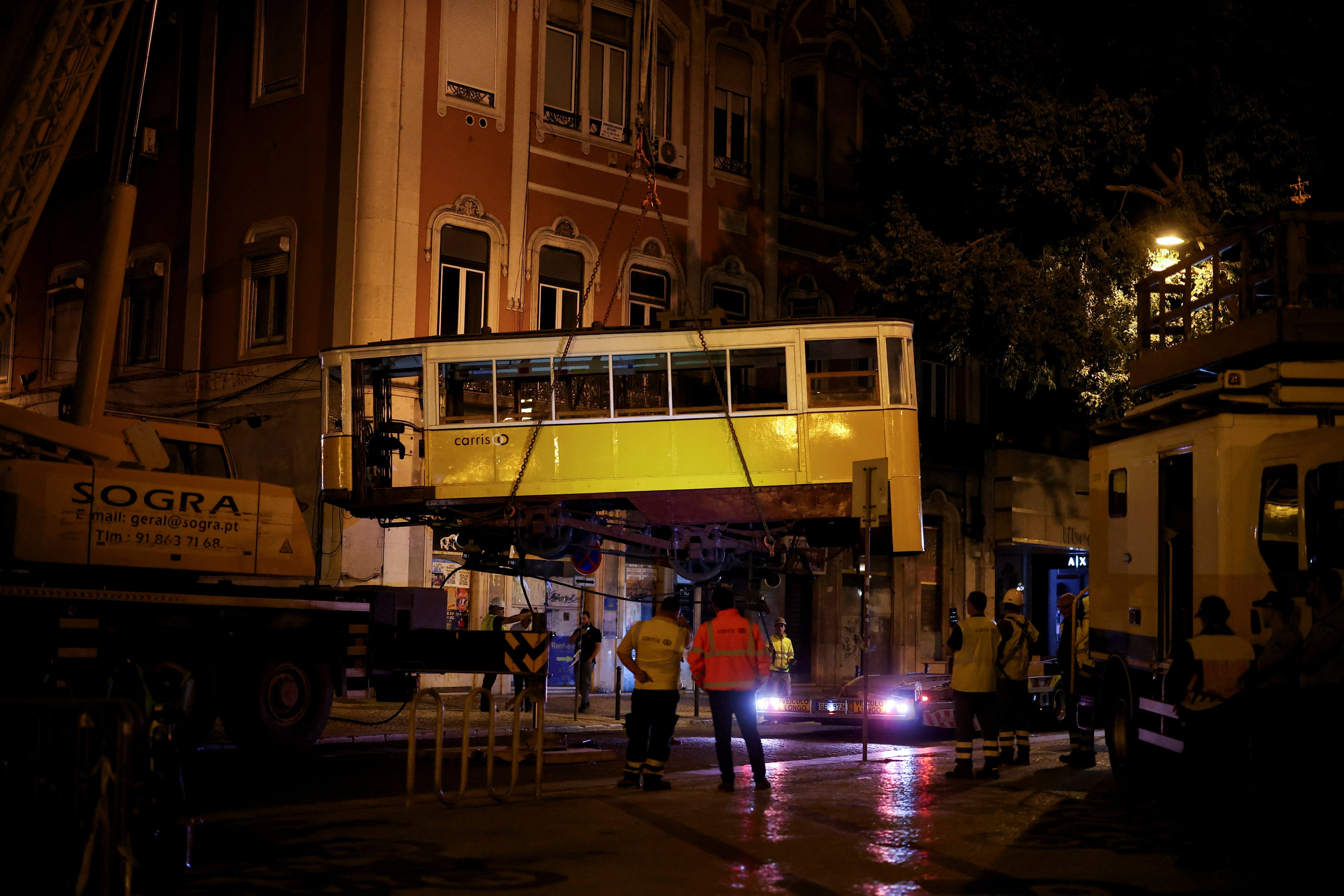 Elevador da Gl�ria. Estrangeiros podem receber mais do que portugueses