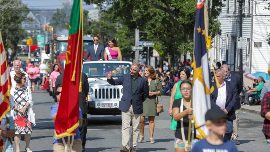 As Grandes Festas do Divino Espírito Santo de Nova Inglaterra, nos Estados Unidos, constituíram um grande momento de identidade cultural
