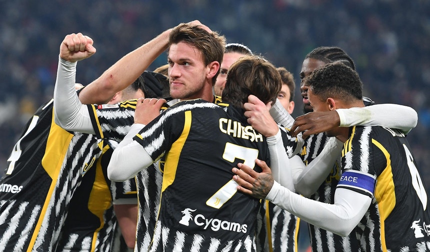 Juventus goleia Salernitana e recebe Frosinone nos quartos de final da Taça