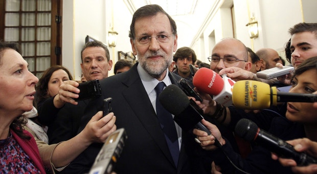 A S&P manifesta crescente preocupação com a banca, estimando que perante o atual panorama “é cada vez mais provável” que o Governo de Mariano Rajoy tenha de intervir com “mais ajuda financeira”
