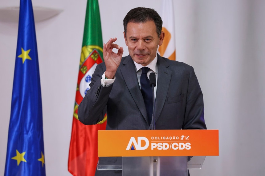 Imagem de Governo mantém afixação de pautas na sexta-feira. Montenegro admite falhas mas lança críticas