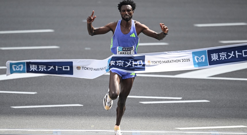 Imagem de Takele revalida título na maratona de Tóquio, Kosgei vence no setor feminino