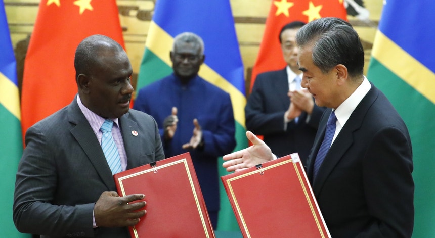 As Ilhas Salomão acabam de anunciar a visita do ministro dos Negócios Estrangeiros chinês
