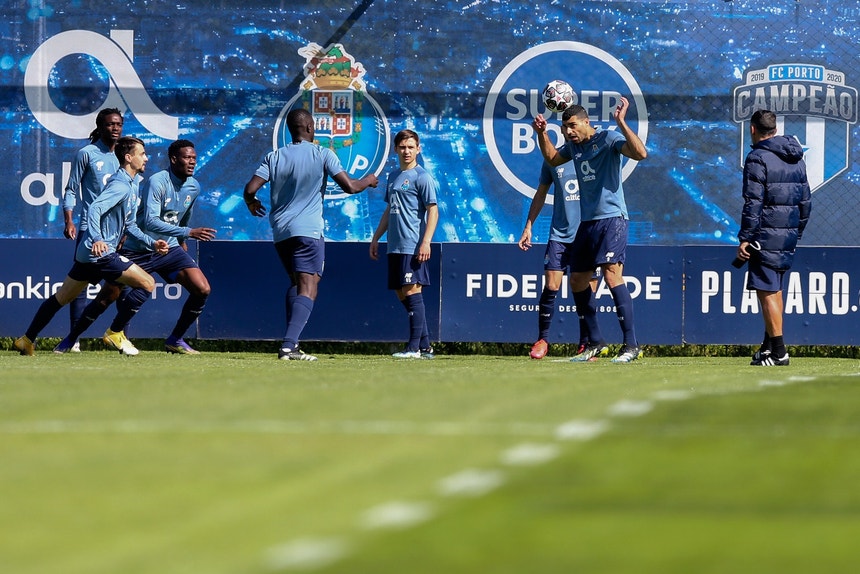 FC Porto goleia Louletano em jogo treino na véspera de ...