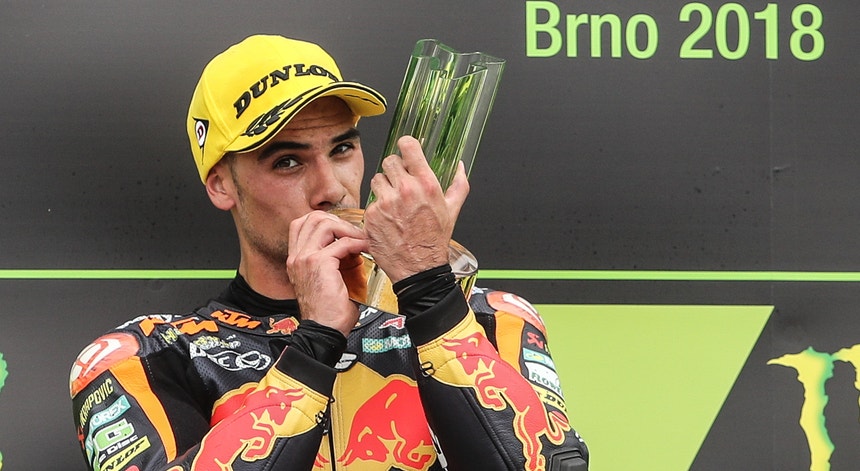 O português com esta vitória assumiu a liderança do campeonato mundial de Moto2
