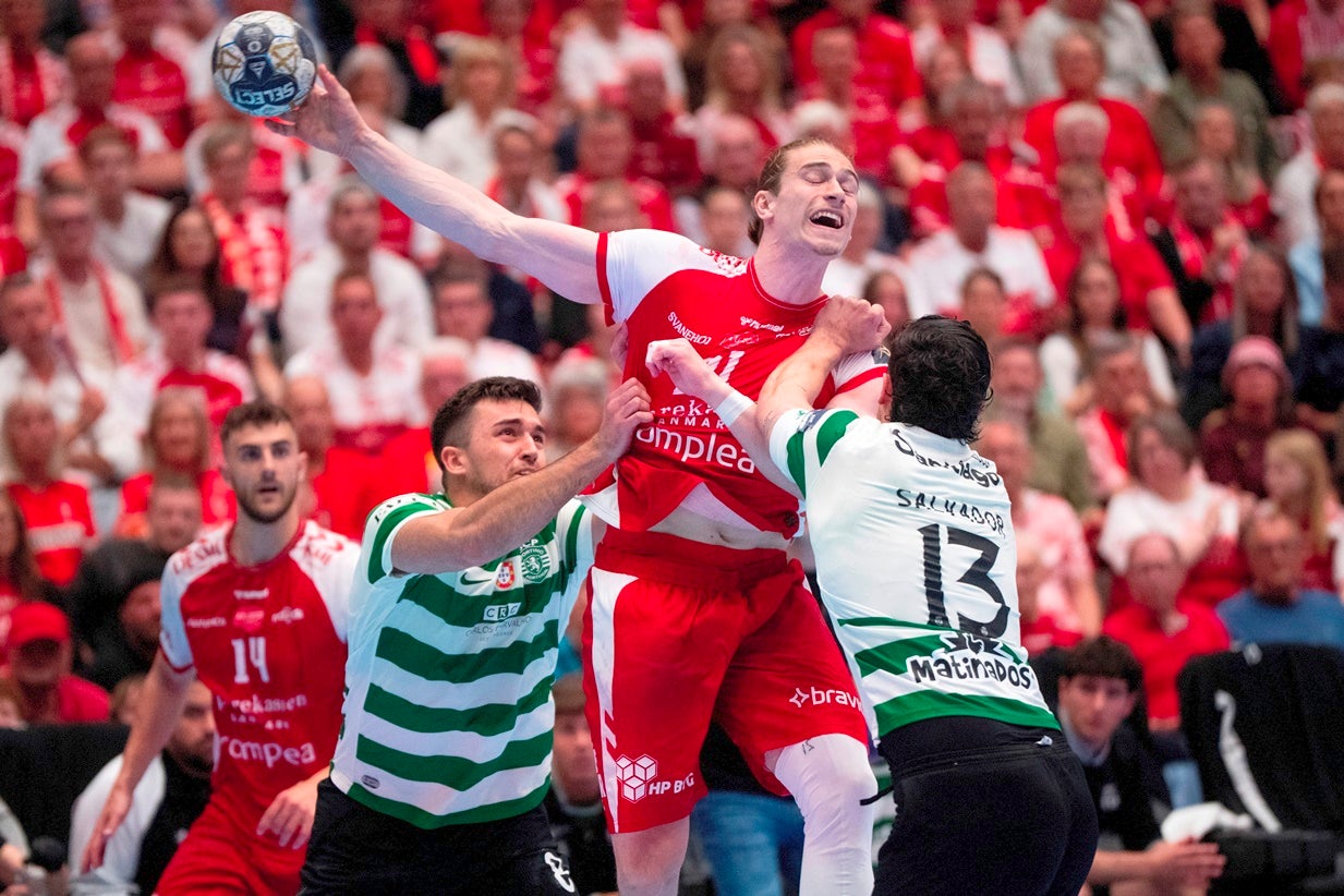 Sporting volta a cair nos quartos da Champions de andebol ao perder em Aalborg