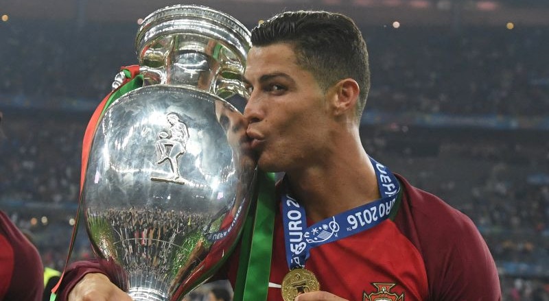 Cristiano Ronaldo uma carreira cheia de números e de talento
