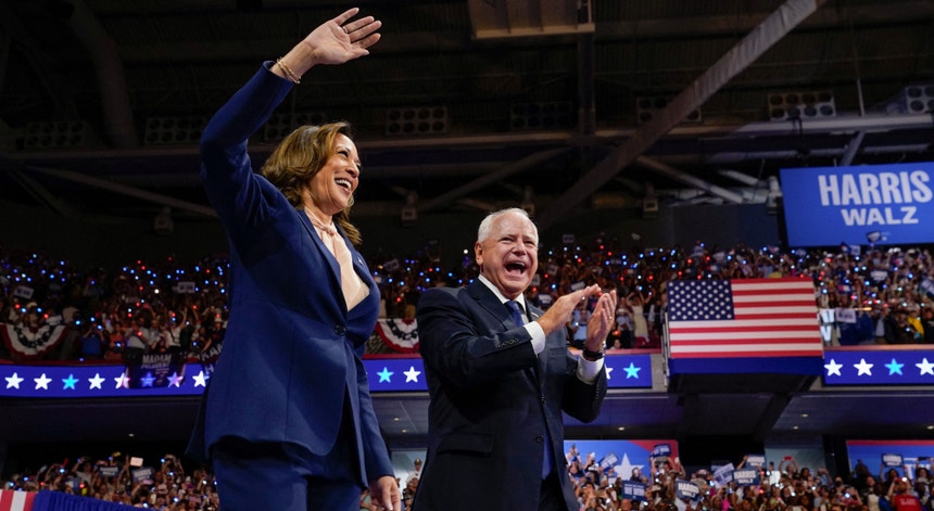 A atual vice de Joe Biden reconheceu que a sua candidatura com Tim Walz não é a favorita nesta corrida.
